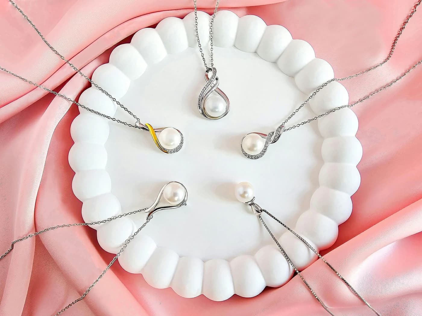 Pearl necklace collection piece 1